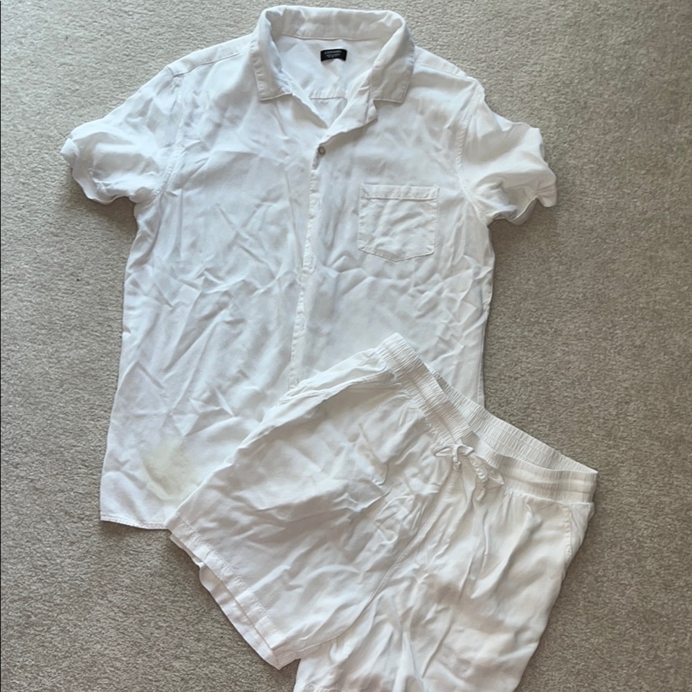 Pre-worn! Men’s white set! Size Small 🤍